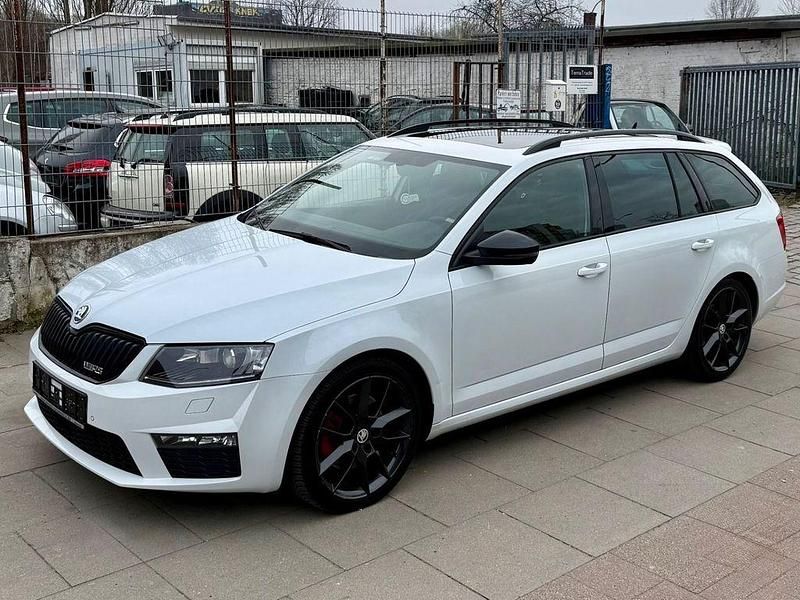 Gebraucht Skoda Octavia RS 184 PS (135 kW) 2016 Moonweiss metallic Kleinwagen