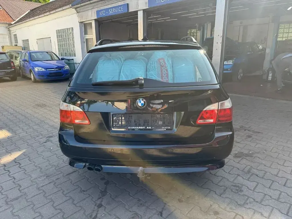 Gebraucht BMW 525 218 PS (160 kW) 2005 Schwarz Kombi