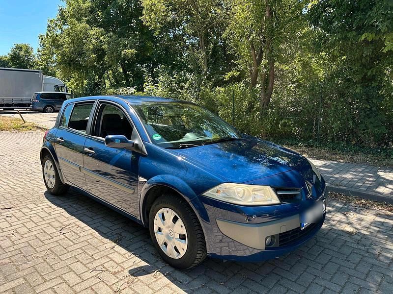 Blau Gebraucht 2008 Renault Mégane III Limousine | 1.700 € (Superpreis) - Bild 1/4