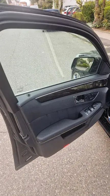 Gebraucht Mercedes E500 Avantgarde 387 PS (284 kW) 2010 Schwarz Limousine