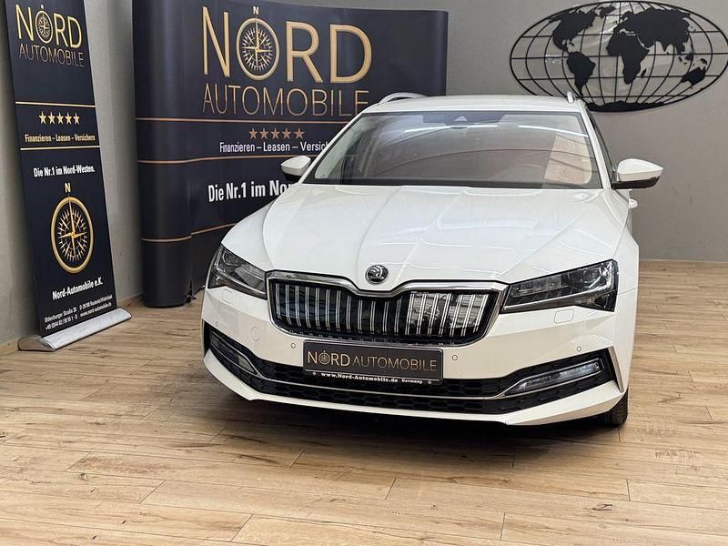 Weiß Gebraucht 2020 Skoda Superb Style Kombi | 17.990 € (Guter Preis) - Bild 1/2