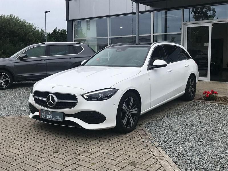 Weiß Gebraucht 2022 Mercedes C220 Avantgarde Limousine | 26.499 € (Guter Preis) - Bild 1/4