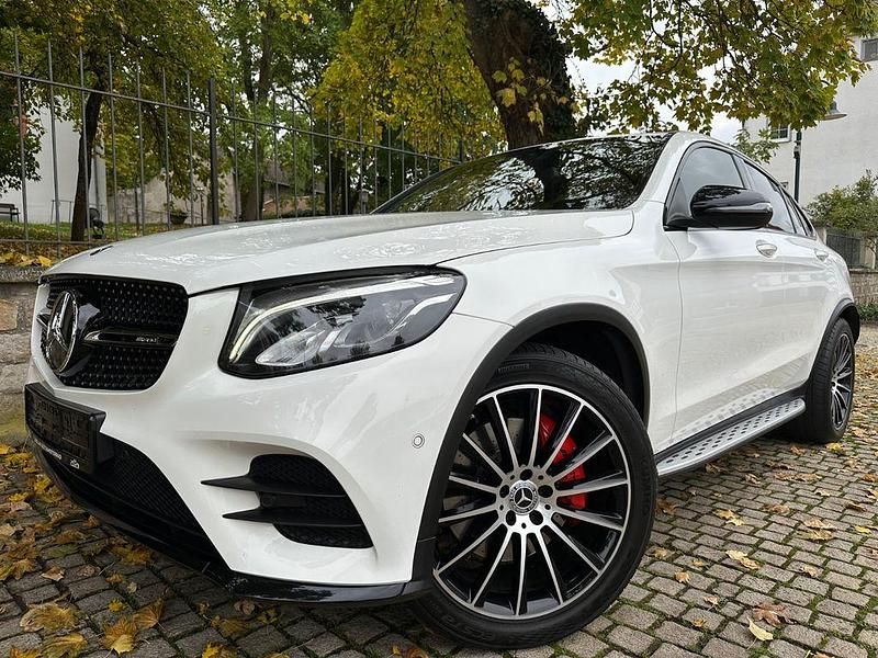 Weiß Gebraucht 2019 Mercedes GLC250 AMG Coupé | 35.790 € (Teuer) - Bild 1/4