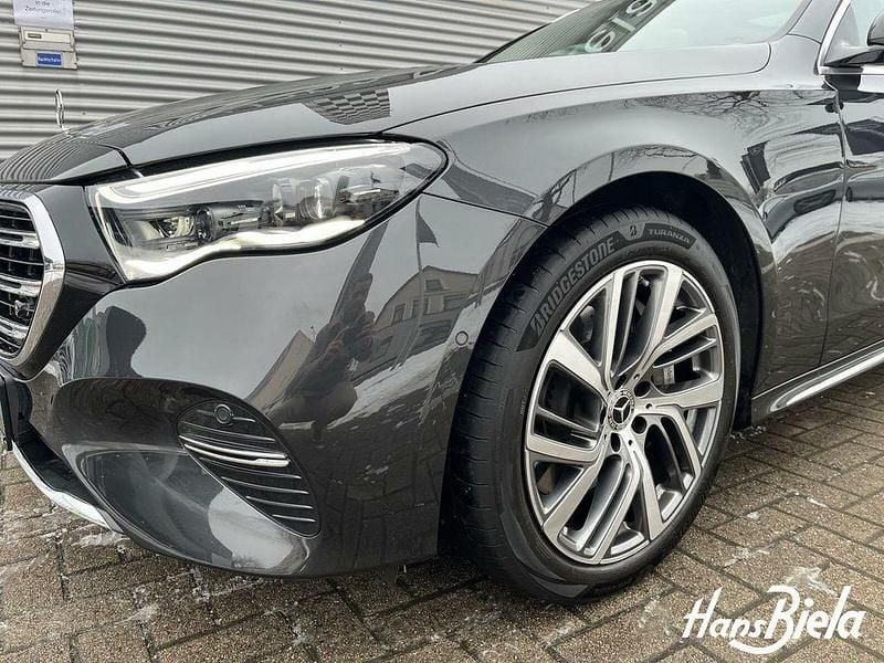 Gebraucht Mercedes E300 Exclusive 313 PS (230 kW) 2024 Lack graphitgrau Kombi