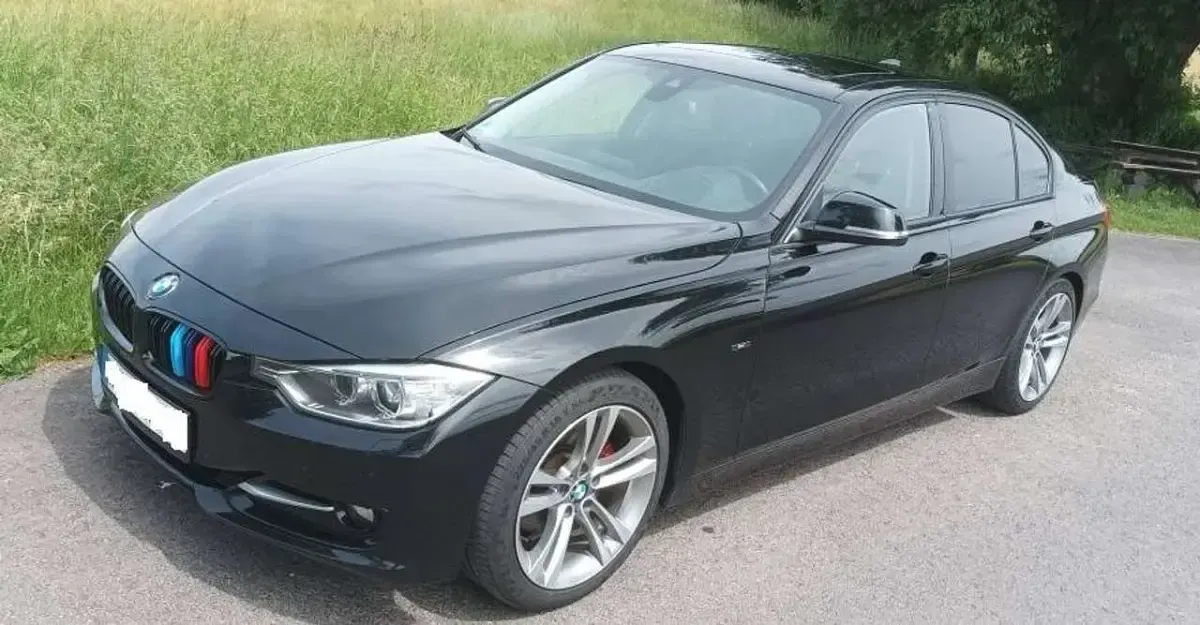 Gebraucht BMW 320 Sport Line 184 PS (135 kW) 2013 Schwarz Limousine