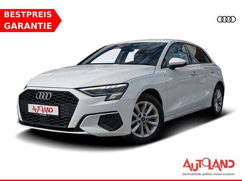 Weiß Gebraucht 2021 Audi A3 Comfort Limousine | 25.950 € (Etwas zu teuer) - Bild 1/4
