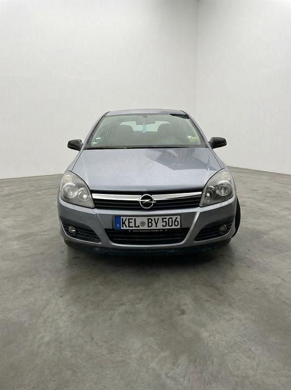Gebraucht Opel Astra 105 PS (77 kW) 2005 Silber Limousine