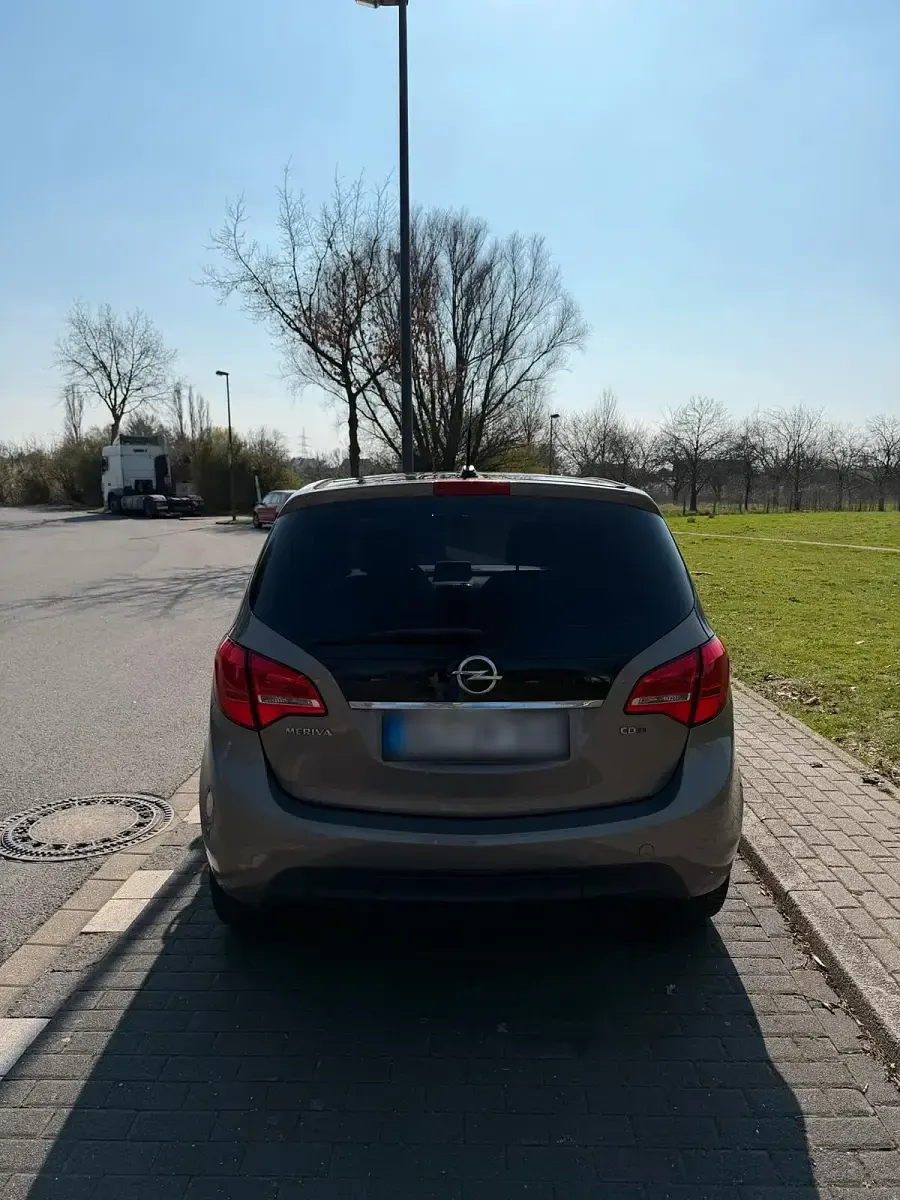 Gebraucht Opel Meriva 101 PS (74 kW) 2010 Braun Van / Kleinbus