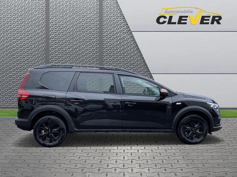 Neu Dacia Jogger Extreme 141 PS (103 kW) 2025 Perlmuttschwarz Van / Kleinbus