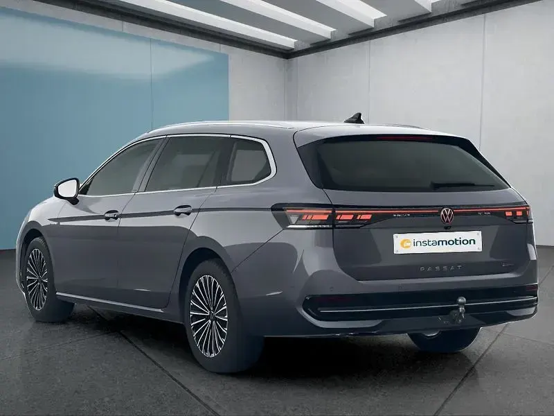 Gebraucht VW Passat 193 PS (141 kW) 2025 Grau Kombi