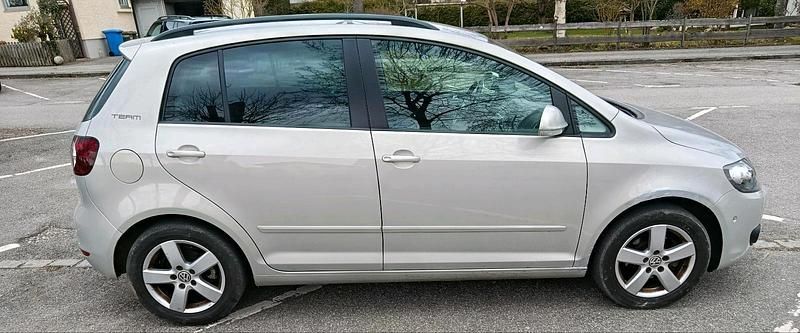 Gebraucht VW Golf VI Team 105 PS (77 kW) 2010 Silber Kleinwagen