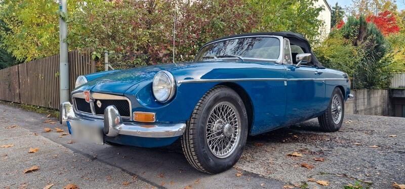 Blau Gebraucht 1974 MG B Cabrio | 17.900 € - Bild 1/4