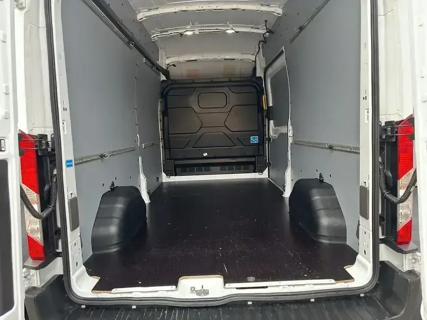 Gebraucht Ford Transit Trend 131 PS (96 kW) 2025 Weiß Van