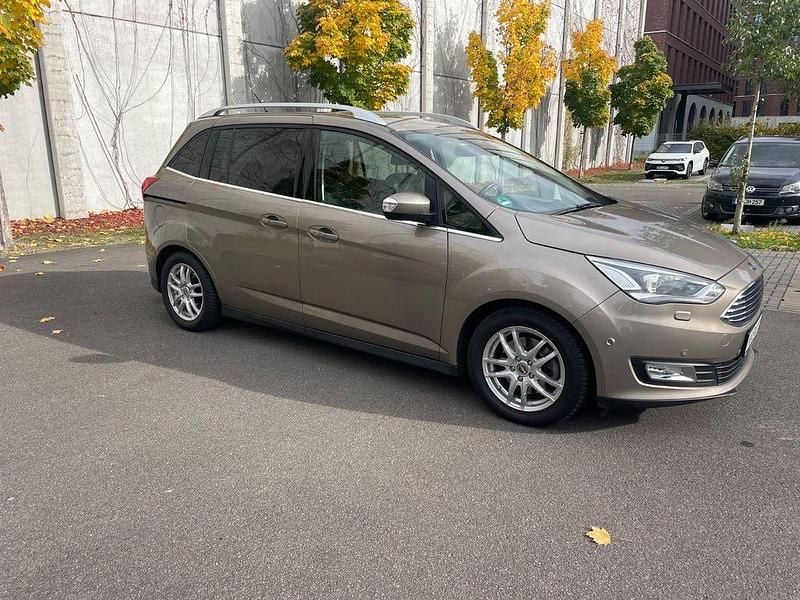 Gold Gebraucht 2019 Ford Grand C-Max Titanium Van / Kleinbus | 11.900 € (Superpreis) - Bild 1/4