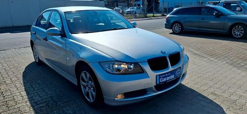 Gebraucht BMW 320 150 PS (110 kW) 2005 Silber Limousine