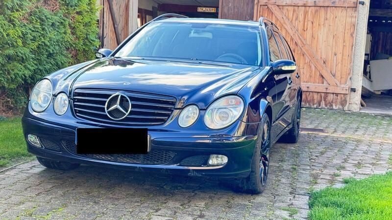 Blau Gebraucht 2005 Mercedes E280 Kombi | 3.300 € (Guter Preis) - Bild 1/4
