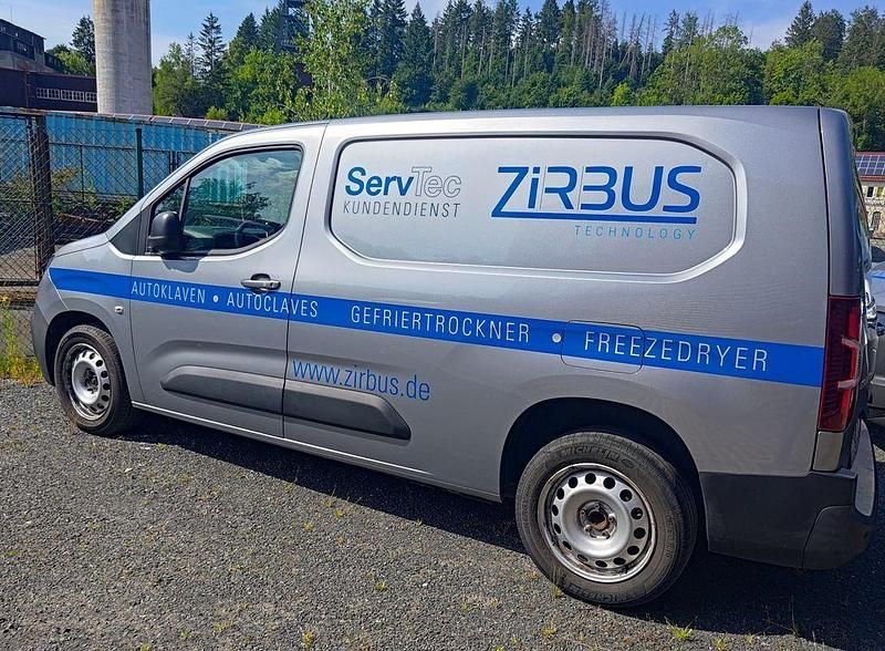 Gebraucht Citroën Berlingo 131 PS (96 kW) 2019 Silber Van / Kleinbus