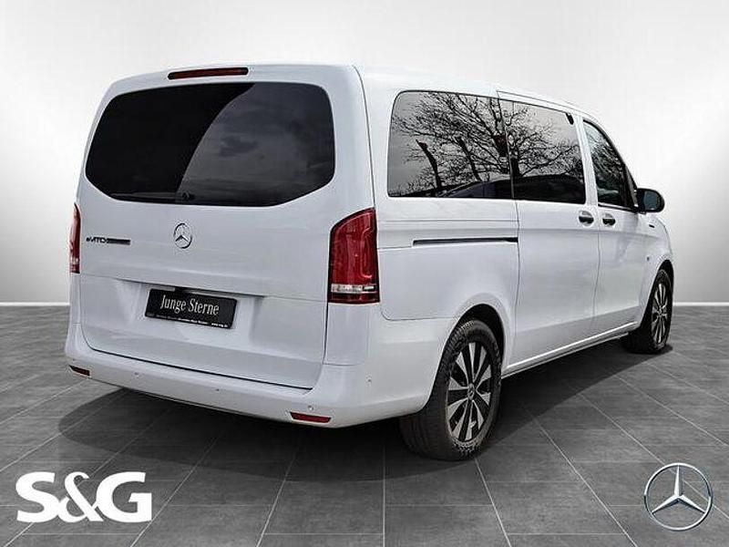 Gebraucht Mercedes e-Vito 150 kW (204 PS) 2022 Bergkristallweiß metallic Van / Kleinbus