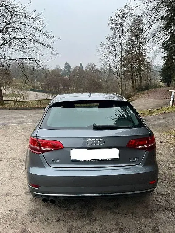 Gebraucht Audi A3 Design 190 PS (139 kW) 2018 Grau Limousine