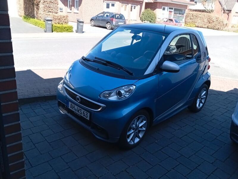 Gebraucht 2012 Smart ForTwo Electric Drive Passion Coupé | 4.985 € (Guter Preis) - Bild 1/4