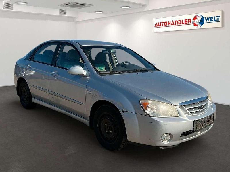 Gebraucht Kia Cerato EX 143 PS (105 kW) 2004 Silber Limousine