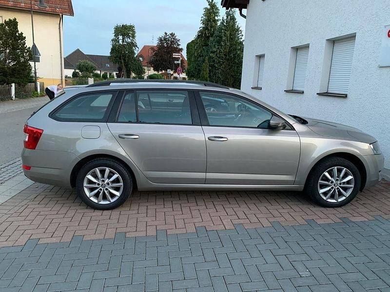 Gebraucht Skoda Octavia Active 105 PS (77 kW) 2013 Beige Kombi