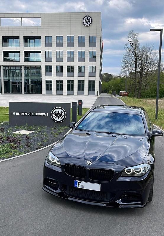 Schwarz Gebraucht 2012 BMW 520 M Sport Kombi | 13.500 € - Bild 1/4