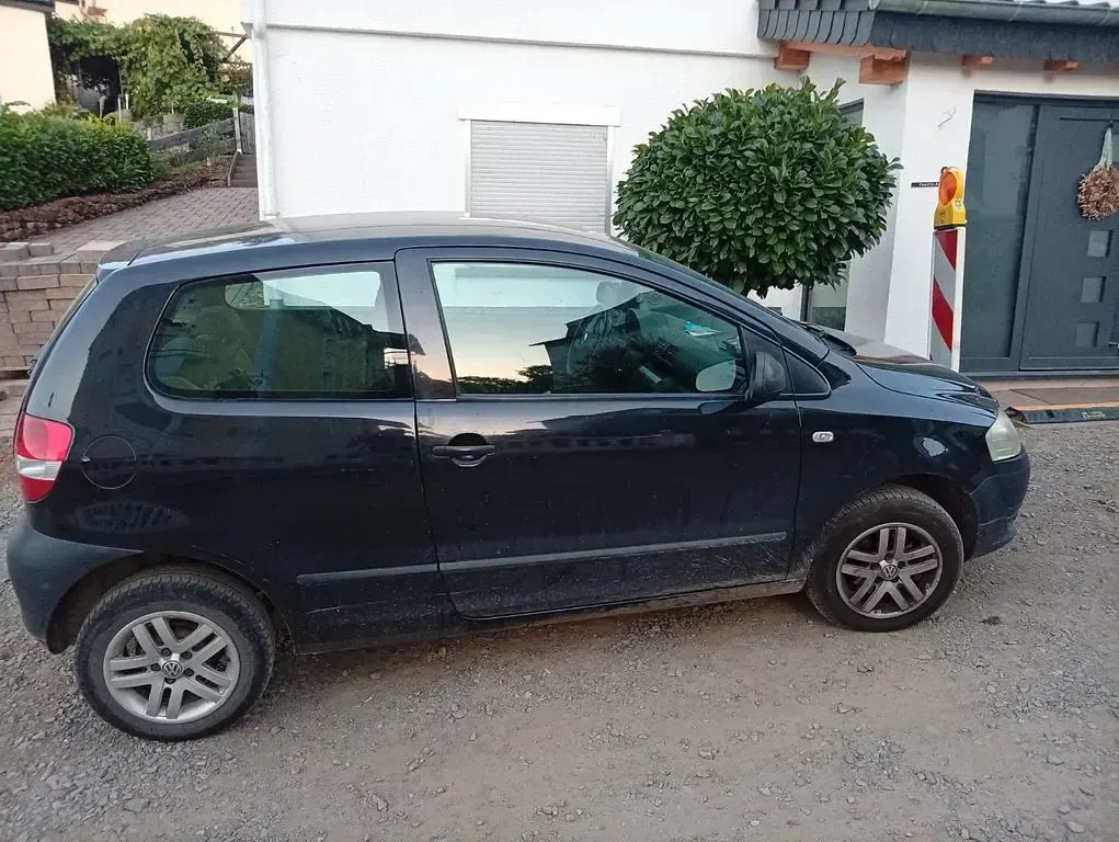 Gebraucht VW Fox 75 PS (55 kW) 2006 Schwarz Kleinwagen