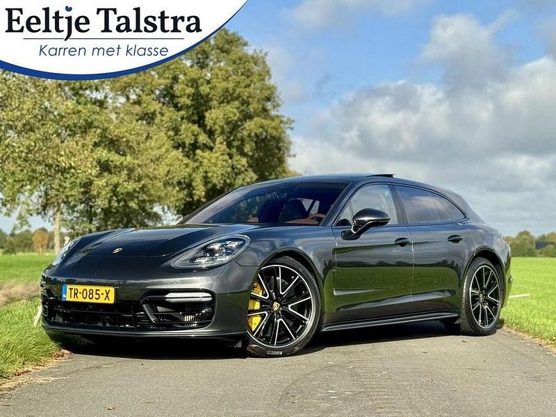 Grau Gebraucht 2018 Porsche Panamera Turbo Sport Turismo Limousine | 71.800 € (Fairer Preis) - Bild 1/4