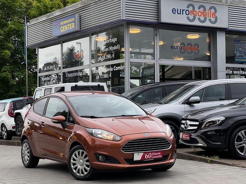 Gebraucht Ford Fiesta Trend 101 PS (74 kW) 2013 Braun Kleinwagen