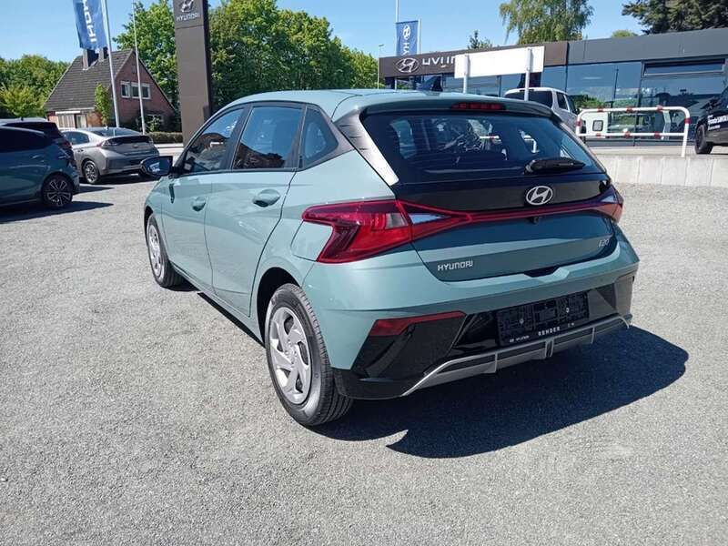 Neu Hyundai i20 Select 101 PS (74 kW) 2025 Grün Kleinwagen
