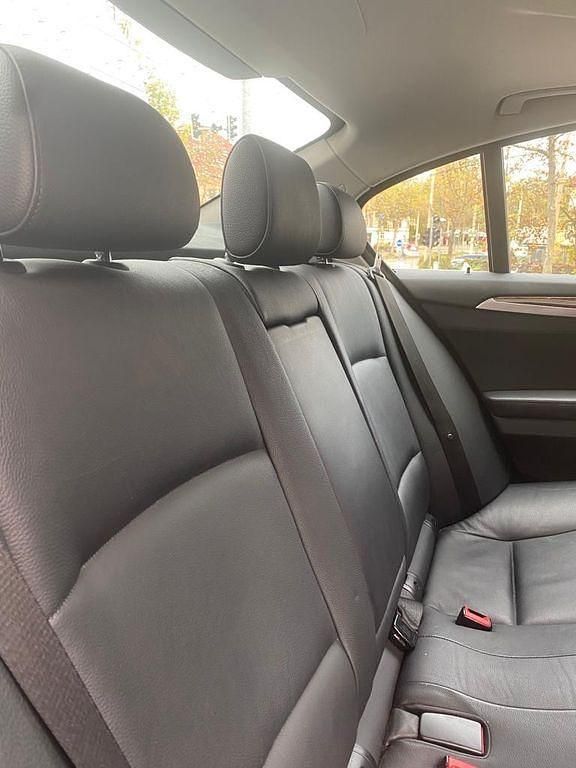 Gebraucht BMW 528 258 PS (189 kW) 2010 Silber Limousine