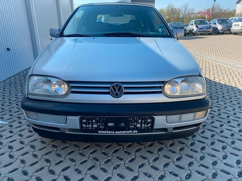 Second-hand VW Golf 90 CP (66 kW) 1994 Argintiu Cabrio