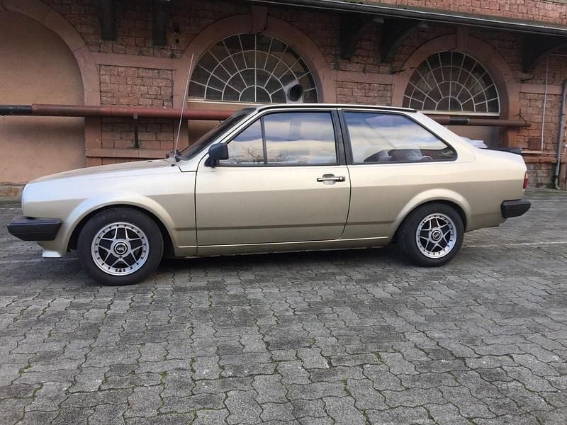Gebraucht VW Derby 55 PS (40 kW) 1983 Gold Limousine