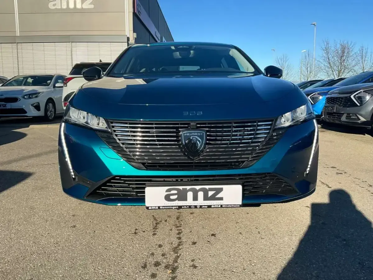 Neu Peugeot 308 Allure 136 PS (100 kW) 2025 Obsession blau Limousine