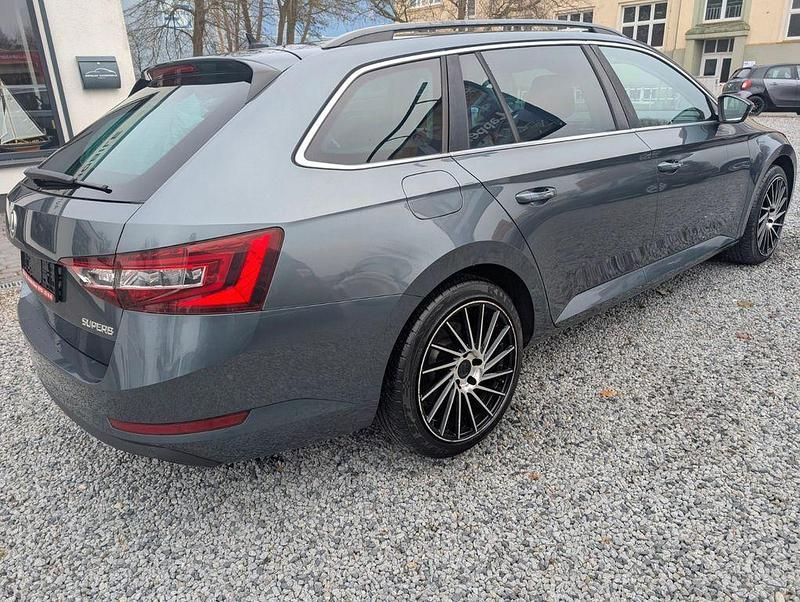 Gebraucht Skoda Superb Ambition 190 PS (139 kW) 2015 Grau Kombi