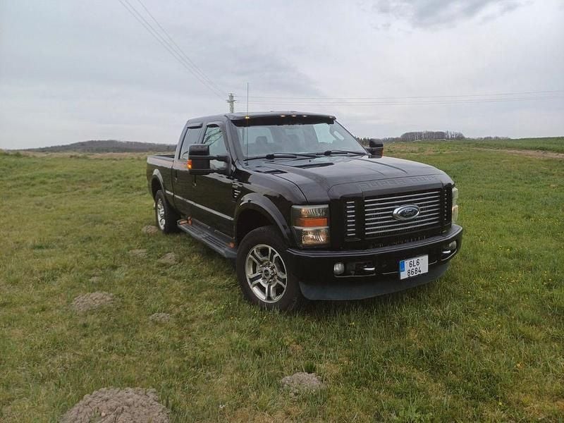Schwarz Gebraucht 2009 Ford F250 SUV | 23.000 € - Bild 1/4