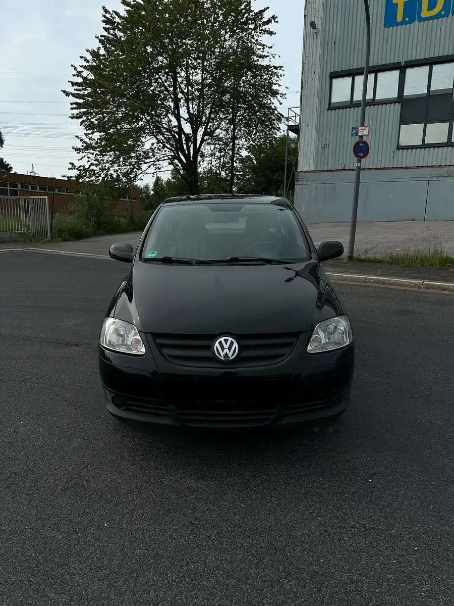 Gebraucht VW Fox 70 PS (51 kW) 2008 Schwarz Kleinwagen