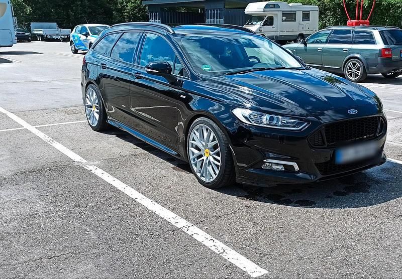 Schwarz Gebraucht 2016 Ford Mondeo Kombi | 10.000 € (Fairer Preis) - Bild 1/4