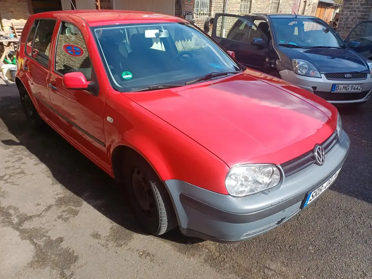 Gebraucht VW Golf IV 75 PS (55 kW) 2005 Rot Kleinwagen