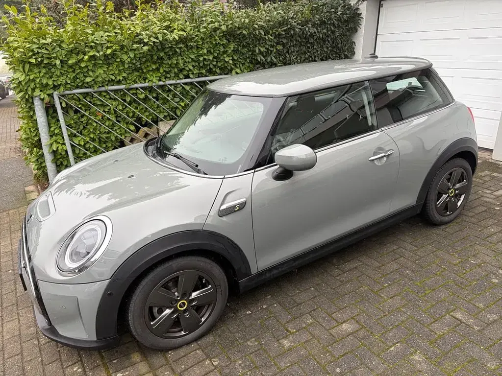 Usata Mini Cooper SE Essential 135 kW (184 CV) 2021 Grigio Utilitaria