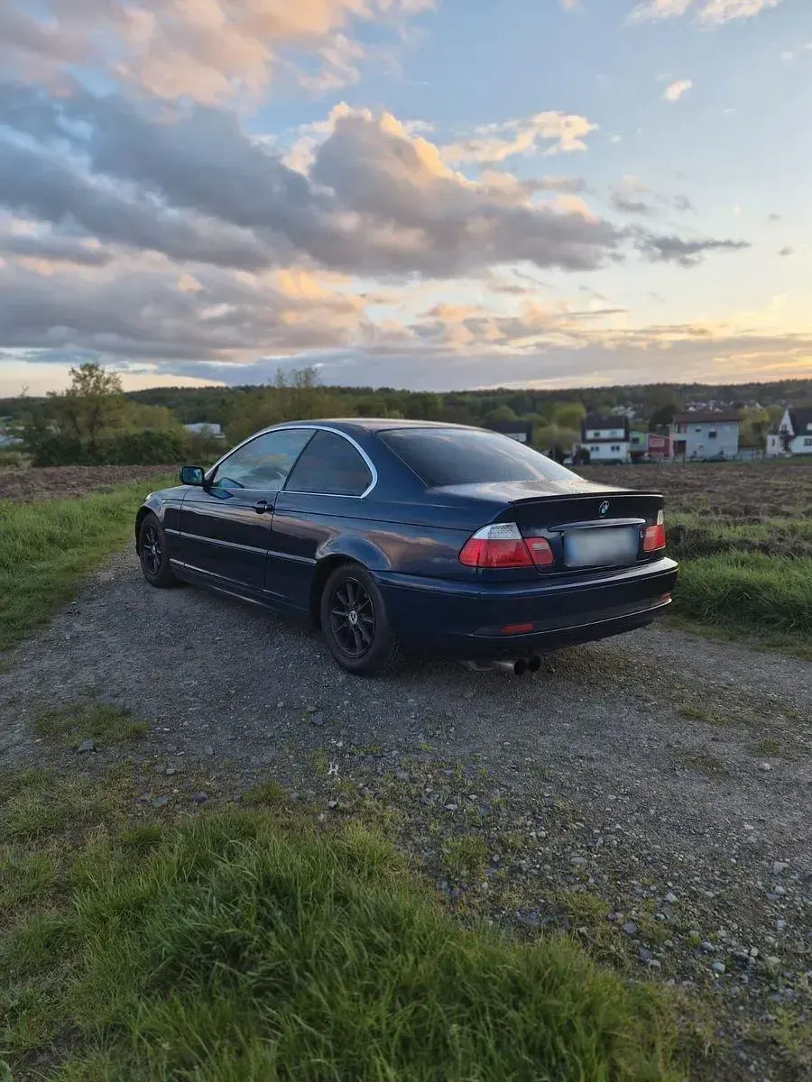 Gebraucht BMW 320 Sport Line 170 PS (125 kW) 2003 Blau Coupé