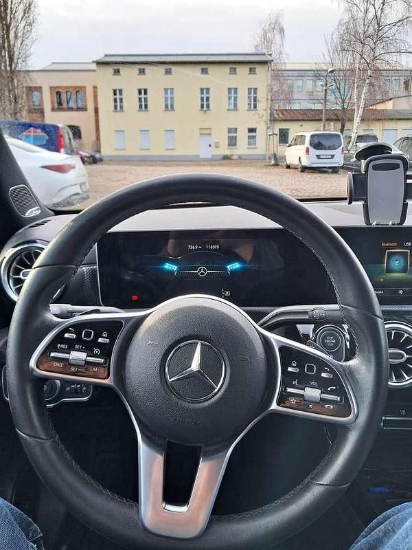 Gebraucht 2018 Mercedes A180 Limousine | 18.000 € (Fairer Preis) - Bild 1/4