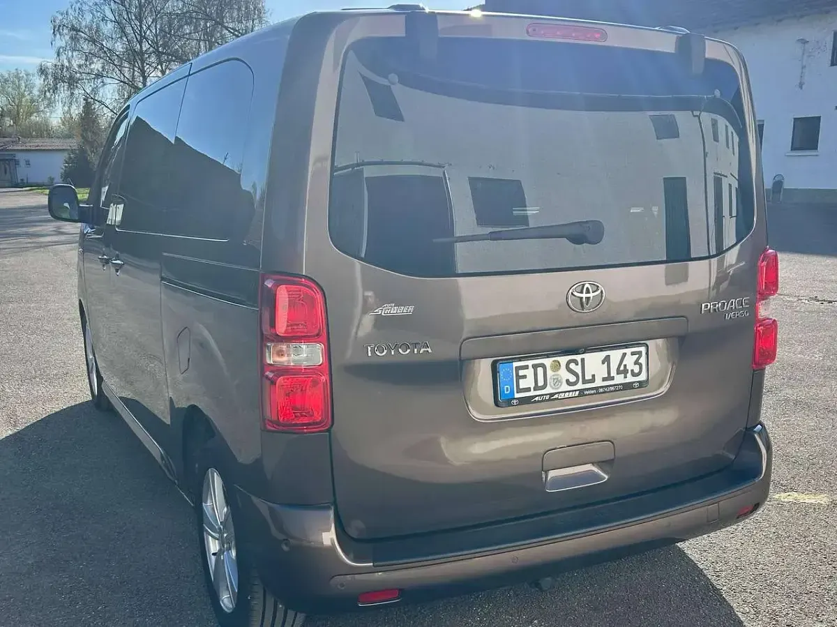 Gebraucht Toyota Proace Verso 177 PS (130 kW) 2017 Bronze Kombi