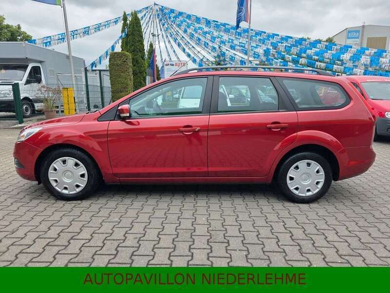 Rot Gebraucht 2009 Ford Focus Kombi | 7.890 € - Bild 1/4