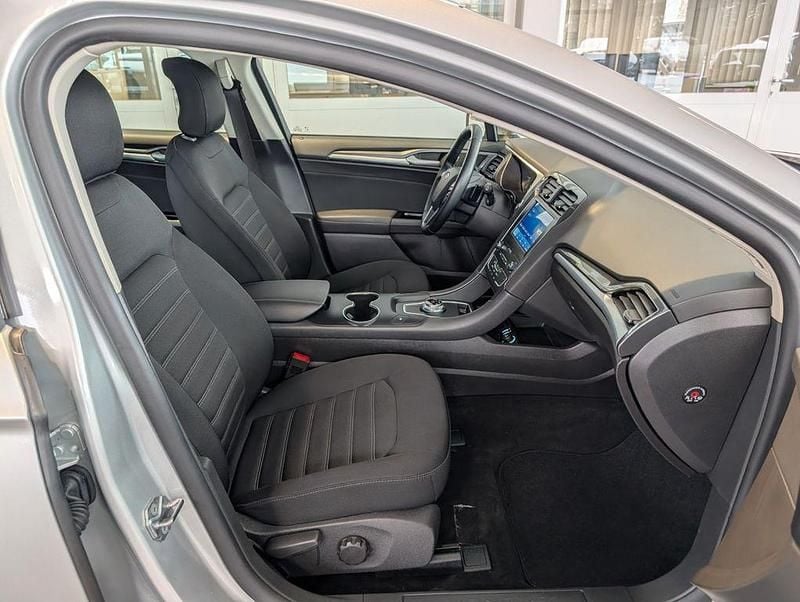 Gebraucht Ford Mondeo 150 PS (110 kW) 2022 Silber Limousine