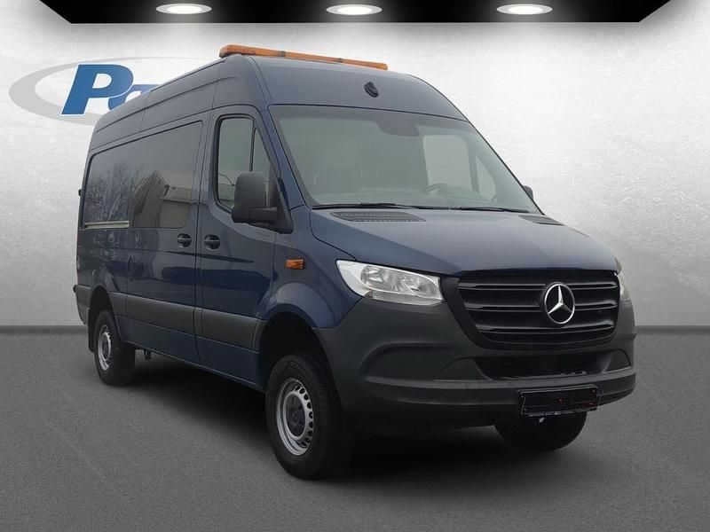 Gebraucht Mercedes Sprinter 163 PS (119 kW) 2021 Blau stahlblau Van