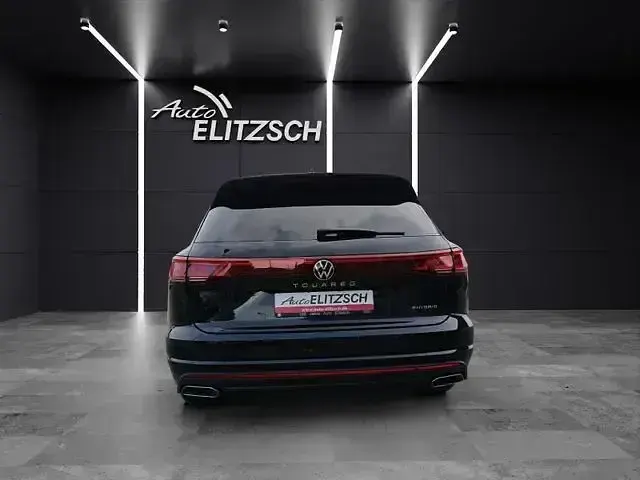 Używany VW Touareg Elegance 381 KM (280 kW) 2023 Czarny SUV