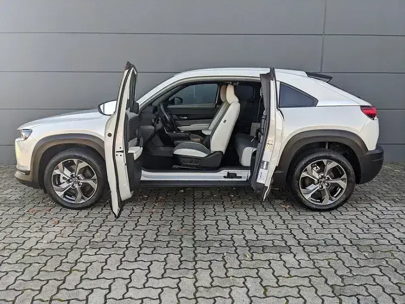Używany Mazda MX30 Ad'Vantage 106 kW (145 KM) 2023 Biały SUV