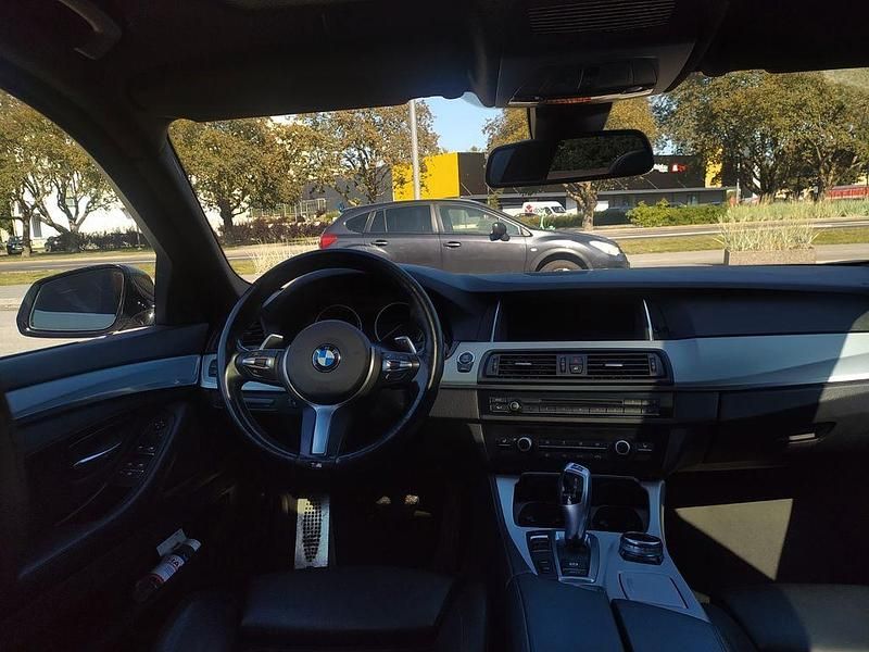 Gebraucht BMW 520 M Sport 184 PS (135 kW) 2014 Weiß Limousine